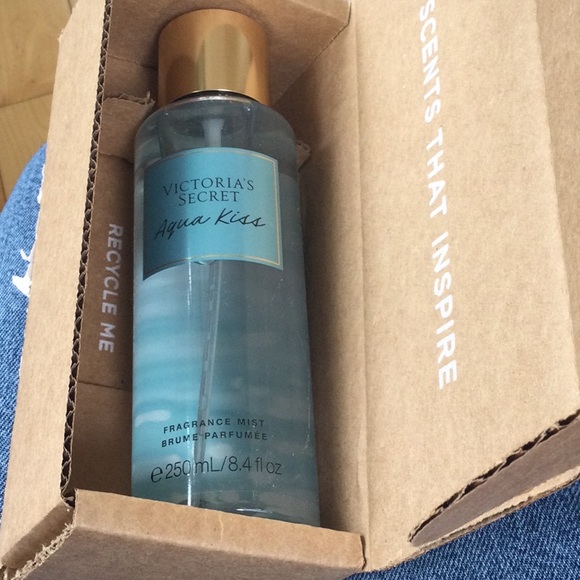 VS Aqua Kiss Body Mist - Picture 5 of 5